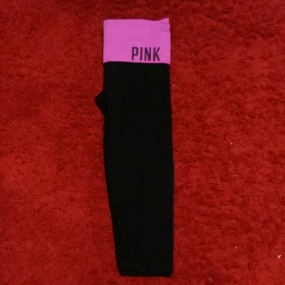 VS Yoga Capri Pants